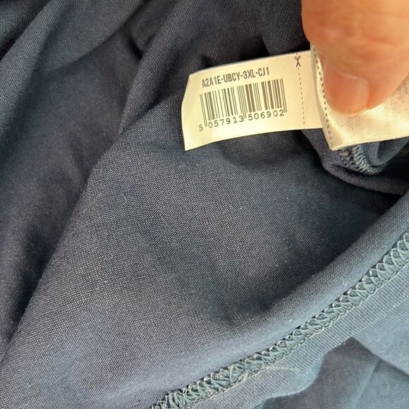 Gymshark Navy Blue Tank with logo. Size XXXL NWT - Picture 9 of 9